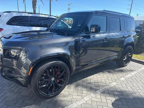 2024 Land Rover Defender P400 X