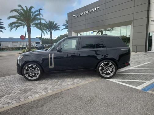 2025 Land Rover Range Rover P530 SE