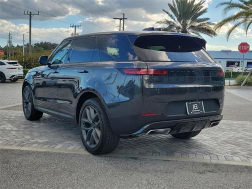 2026 Land Rover Range Rover Sport SE