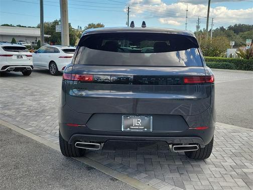 2026 Land Rover Range Rover Sport SE