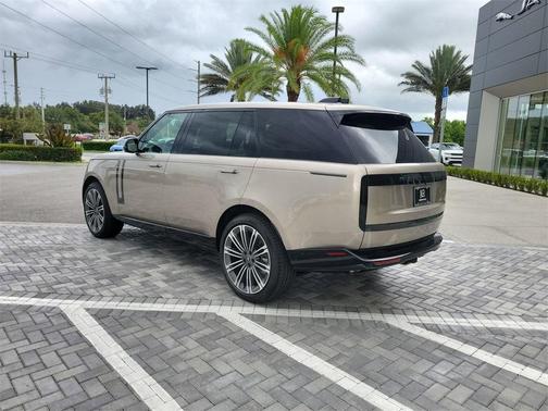 2025 Land Rover Range Rover P530 SE 7 Seat