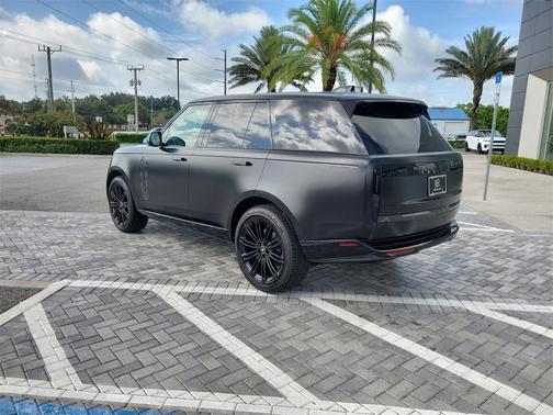 2025 Land Rover Range Rover P400 SE