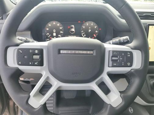 2024 Land Rover Defender P500 SE