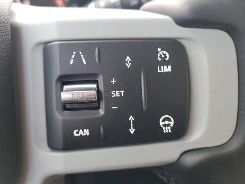 2024 Land Rover Defender P500 SE