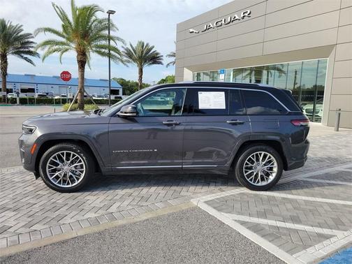 2023 Jeep Grand Cherokee Summit