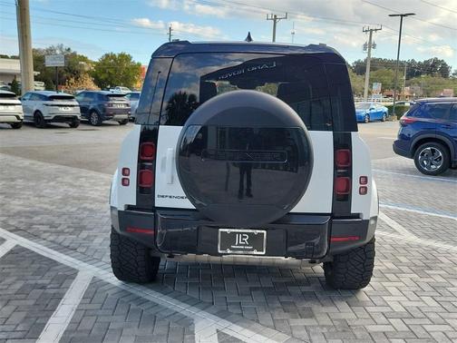2024 Land Rover Defender P300