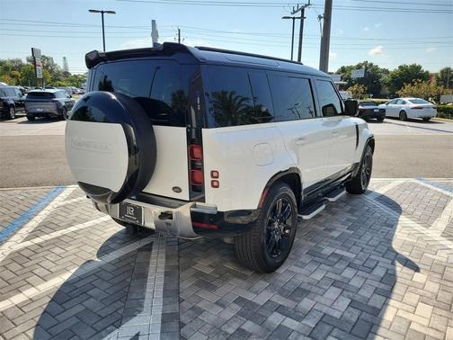 2023 Land Rover Defender 110 S