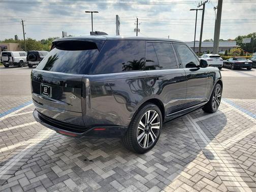 2023 Land Rover Range Rover P400 SE
