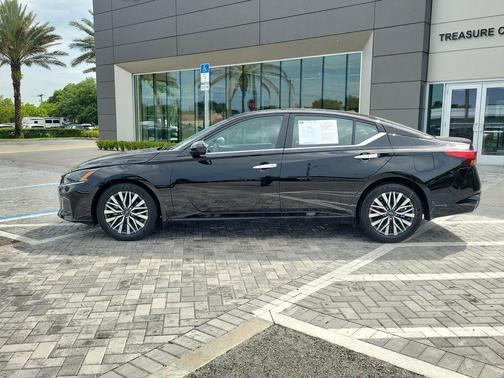 Black 2025 Nissan Altima SV