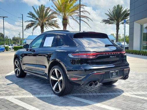 Black 2024 Porsche Macan S