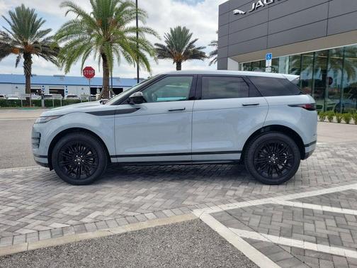 2026 Land Rover Range Rover Evoque Dynamic SE