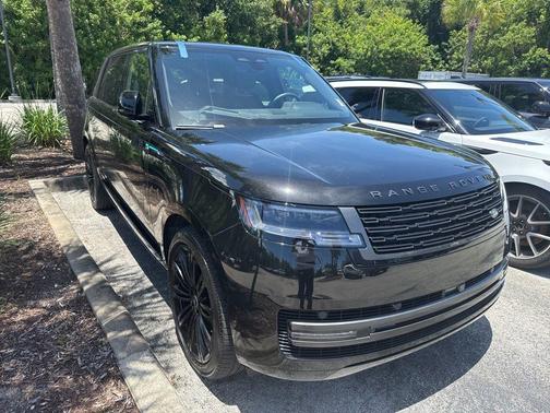 Santorini Black 2025 Land Rover Range Rover P400 SE 7 Seat