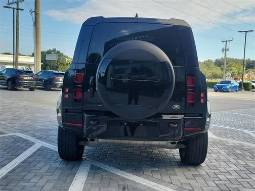 2023 Land Rover Defender 110 X-Dynamic SE