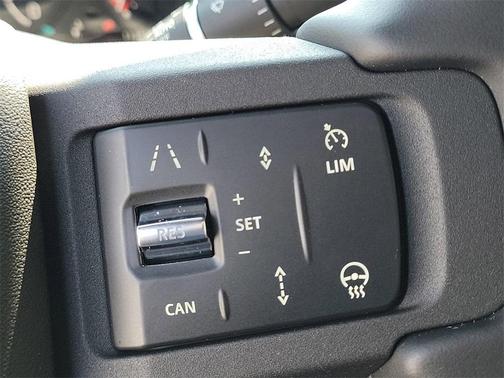 2025 Land Rover Defender P400 Outbound