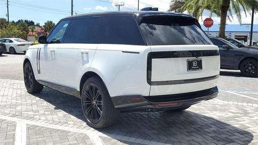 2025 Land Rover Range Rover P530 SE 7 Seat
