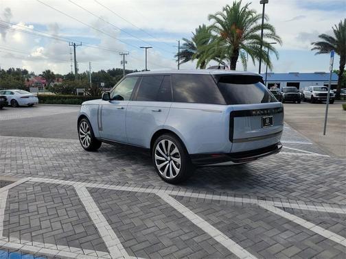 2025 Land Rover Range Rover P400 SE
