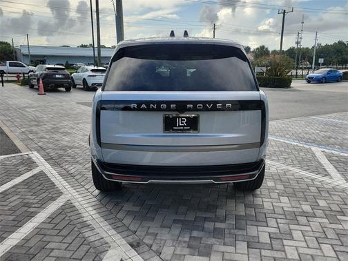 2025 Land Rover Range Rover P400 SE
