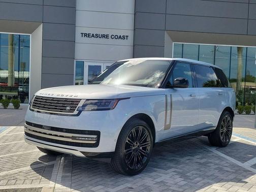 Ionian Silver In Gloss Finish 2026 Land Rover Range Rover P400 SE 7 Seat