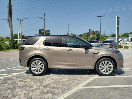 Lantau Bronze 2023 Land Rover Discovery Sport SE R-Dynamic
