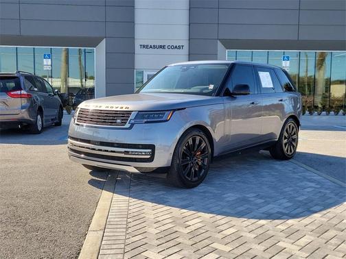 2025 Land Rover Range Rover P550e SE