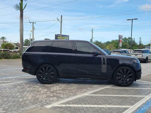 2023 Land Rover Range Rover SV