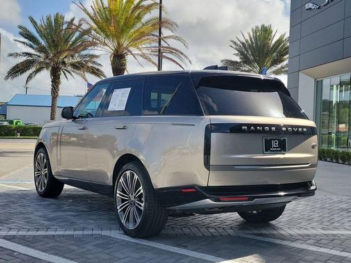 Batumi Gold 2023 Land Rover Range Rover P530 SE