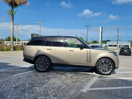 Batumi Gold 2023 Land Rover Range Rover P530 SE