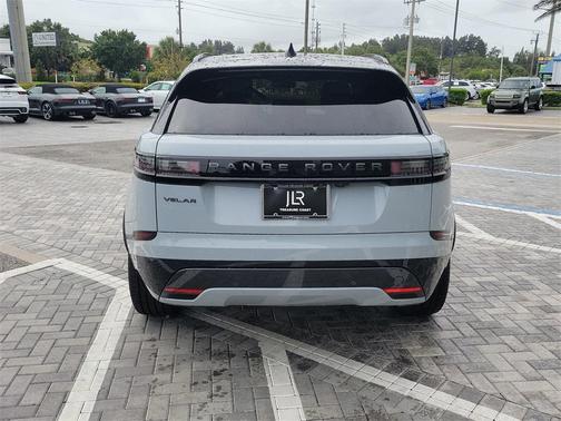 2026 Land Rover Range Rover Velar P250 Dynamic SE