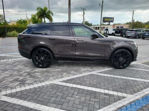 2026 Land Rover Range Rover Velar P400 Dynamic SE