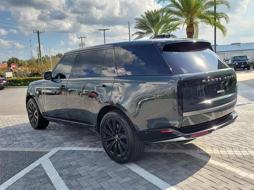 2023 Land Rover Range Rover SE