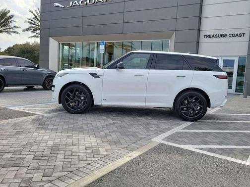 2026 Land Rover Range Rover Sport P530 Dynamic SE