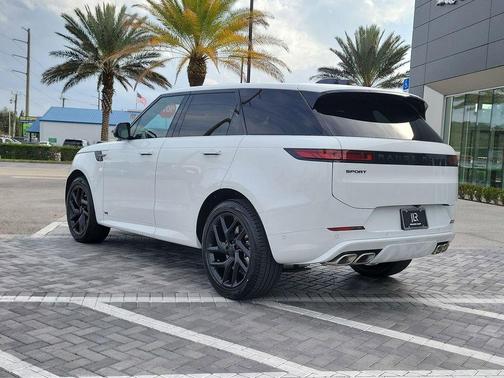2026 Land Rover Range Rover Sport P530 Dynamic SE