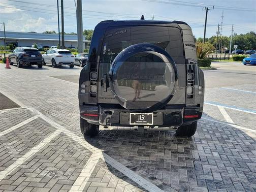 2025 Land Rover Defender P400 X