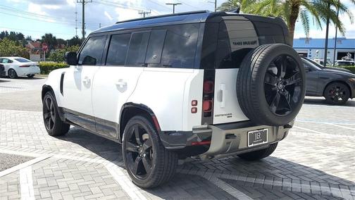 2022 Land Rover Defender 110 X-Dynamic SE