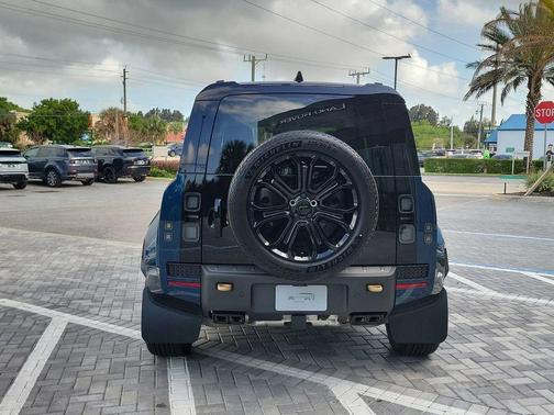 2026 Land Rover Defender V8