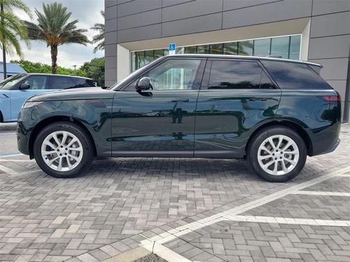 2025 Land Rover Range Rover Sport P360 SE