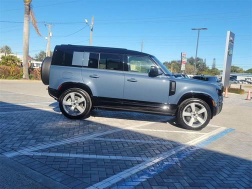 2026 Land Rover Defender P400 X-Dynamic SE