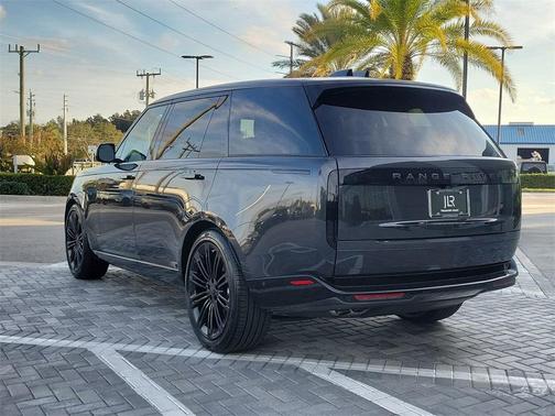 2026 Land Rover Range Rover P530 SE 7 Seat