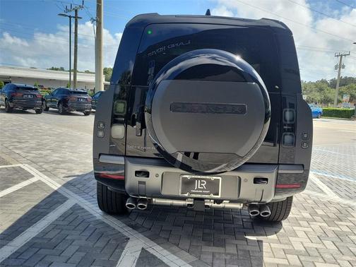 2026 Land Rover Defender 