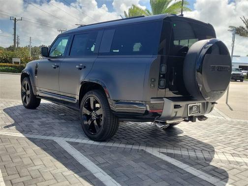 2026 Land Rover Defender 