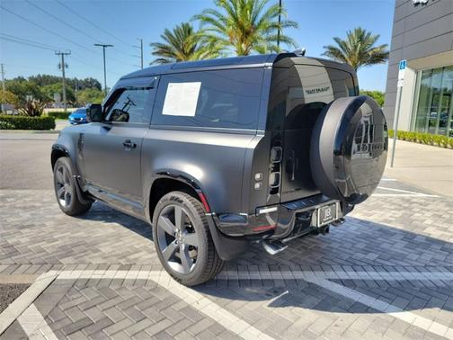 2024 Land Rover Defender P525 V8