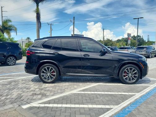 Black Sapphire Metallic 2024 BMW X5 sDrive40i