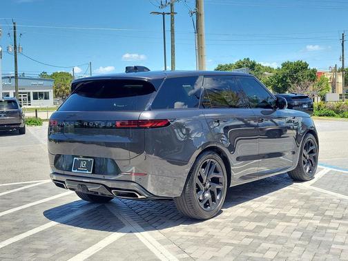 Fuji White 2024 Land Rover Range Rover Sport Dynamic SE