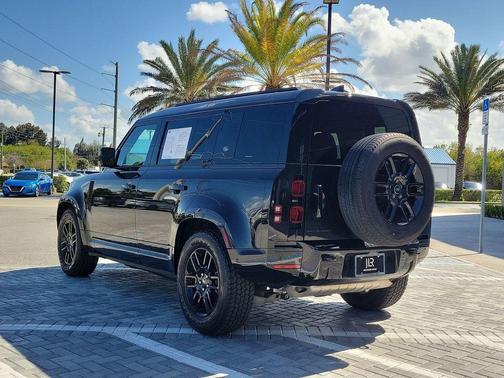 2024 Land Rover Defender P400 X-Dynamic SE