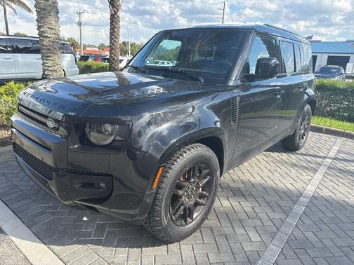 2024 Land Rover Defender P400 X-Dynamic SE