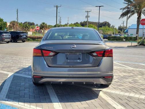 Gun Metallic 2025 Nissan Altima S