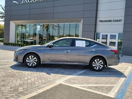 Gun Metallic 2025 Nissan Altima S