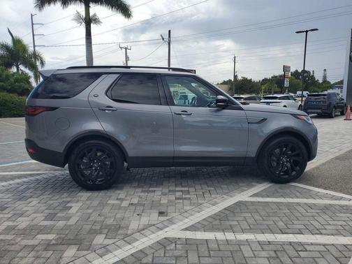 2025 Land Rover Discovery P300 S