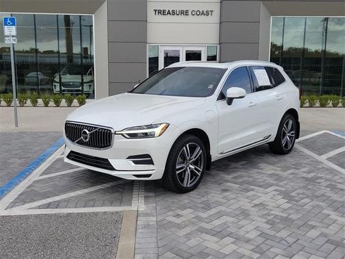 2021 Volvo XC60 Recharge Plug-In Hybrid T8 Inscription Expression