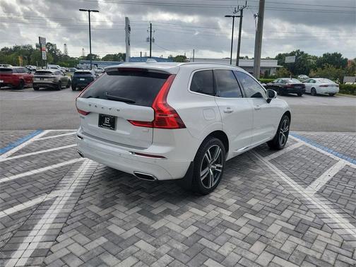 2021 Volvo XC60 Recharge Plug-In Hybrid T8 Inscription Expression